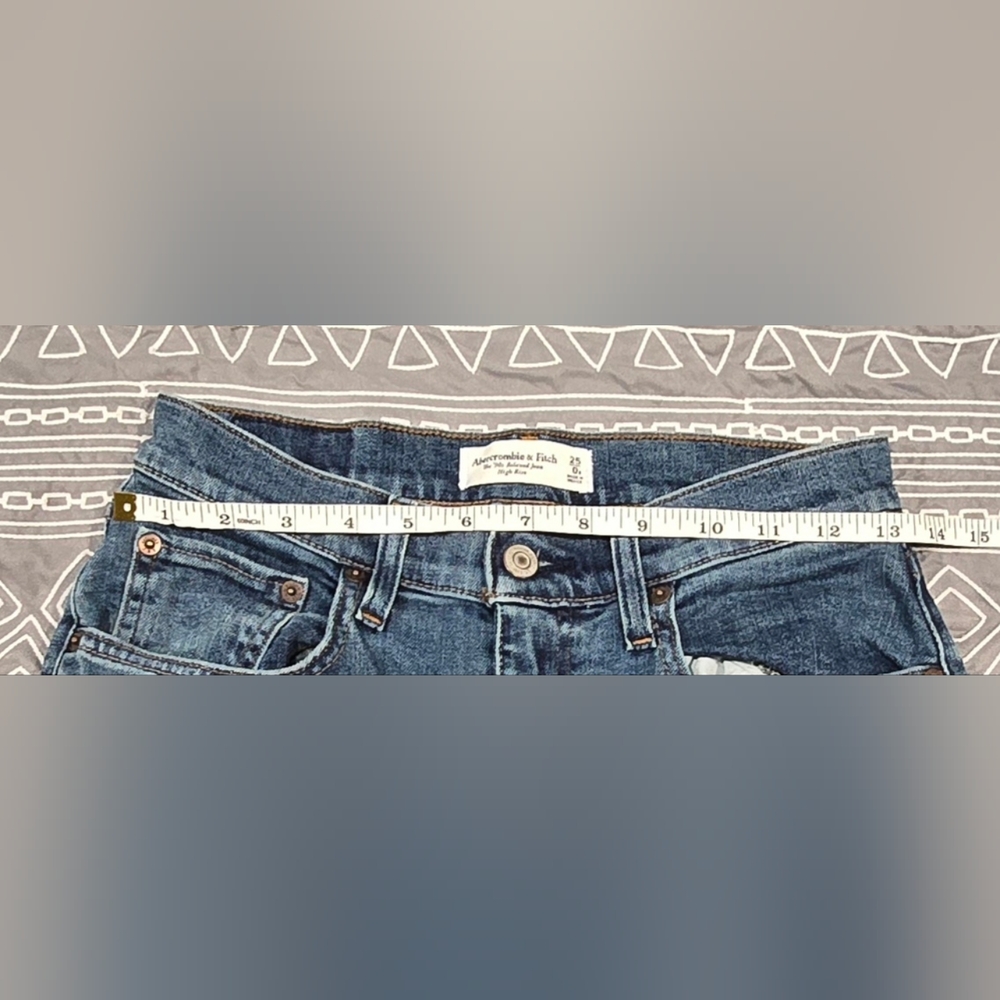 Abercrombie Curve Love High Rise 90s Relaxed Jean Size 0/25 - Picture 5 of 7